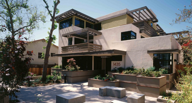 havenhurst front day 2005_m650.jpg